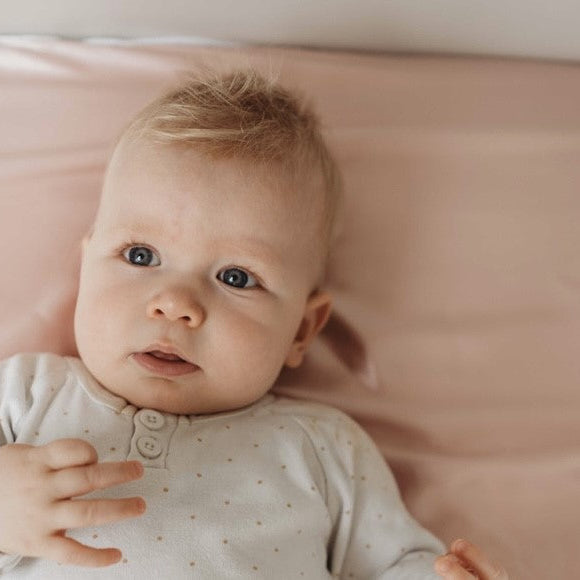 The New Mum Gift Set - Pure Silk Pillowcase & Pure Silk Fitted Bassinet Sheet