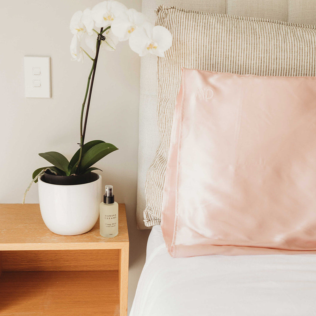 The New Mum Gift Set - Pure Silk Pillowcase & Pure Silk Fitted Bassinet Sheet