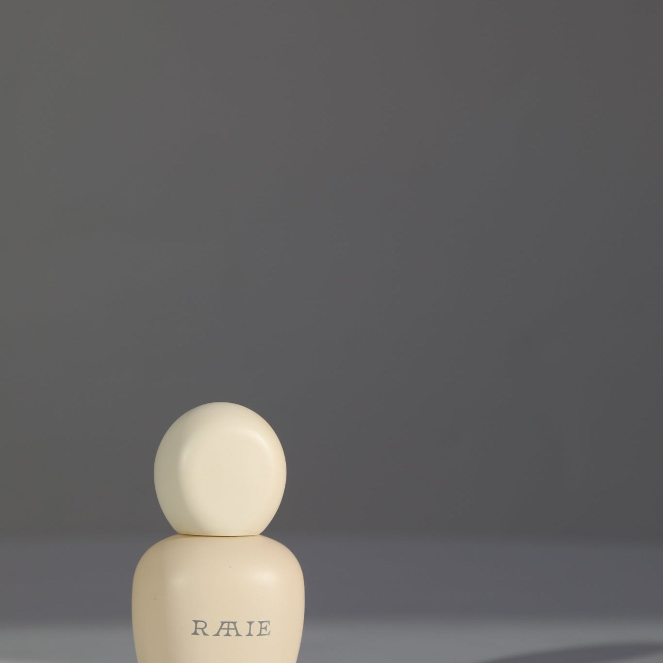 RAAIE Skincare - Morning Dew Vitamin C Serum - size 30 ml