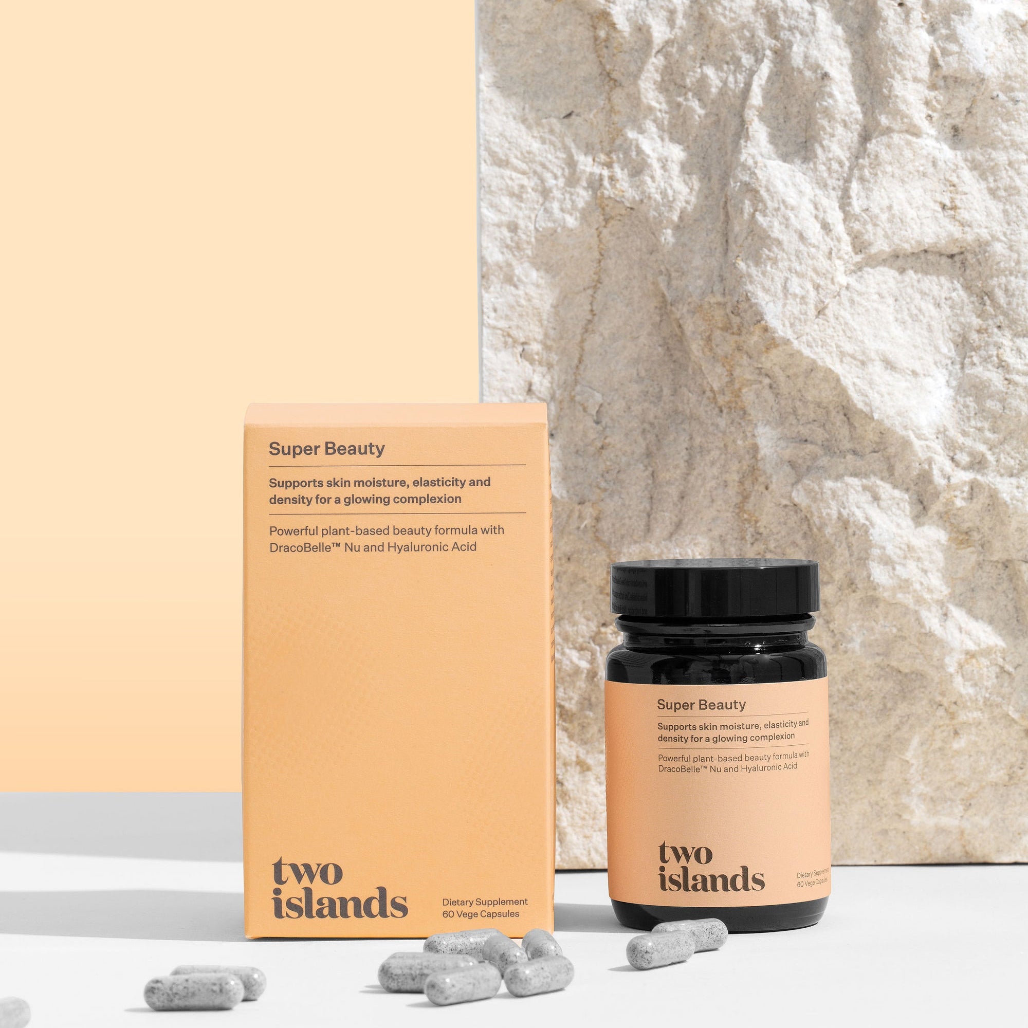 Two Islands Super Beauty - Hydrate, plump and brighten your skin