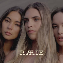 Load and play video in Gallery viewer, RAAIE Skincare - Morning Dew Vitamin C Serum - size 30 ml
